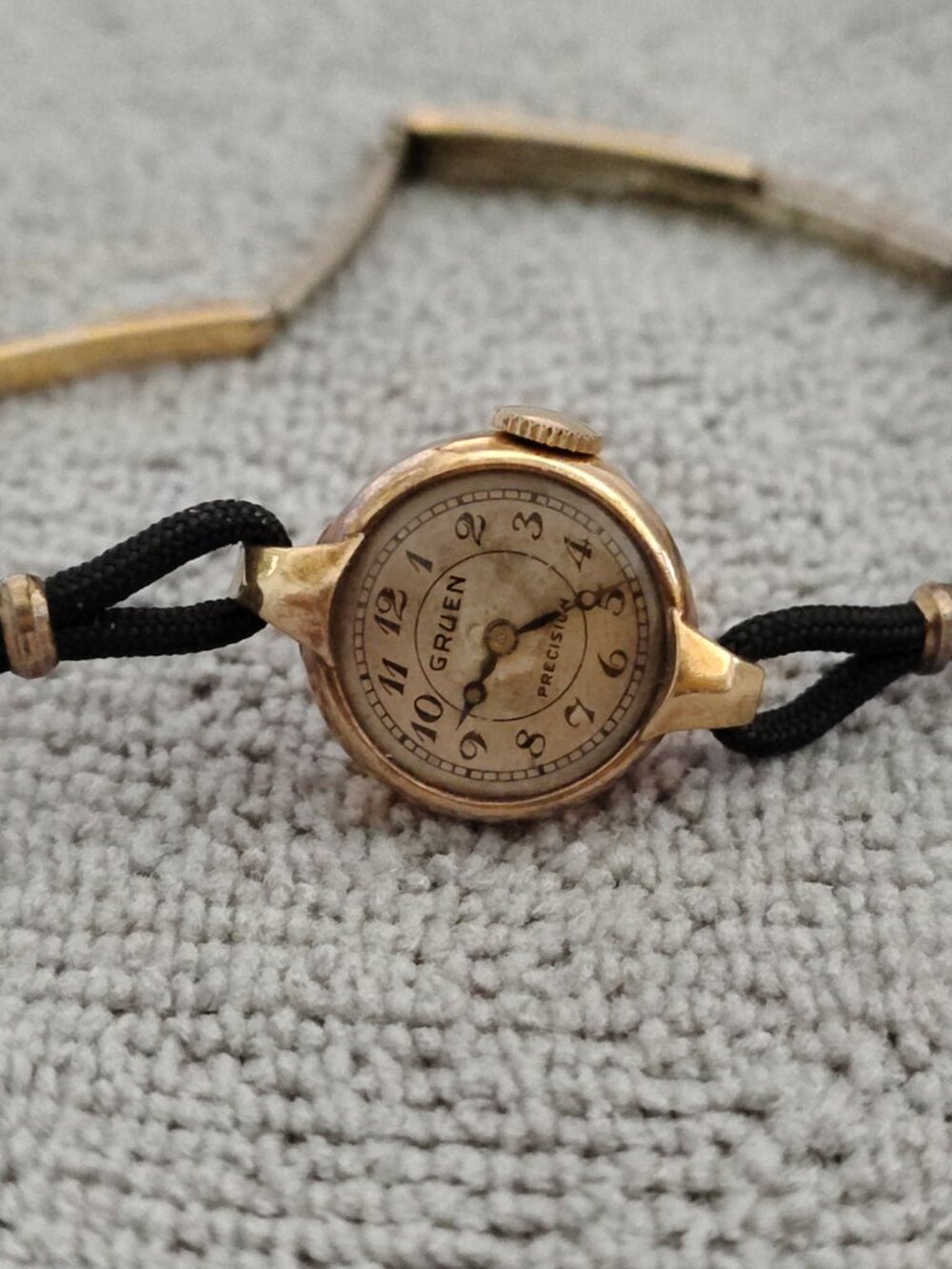 Solid 14K Gold Gruen Wind Up Precision Ladies Cocktail Watch Circa 1948–1953
